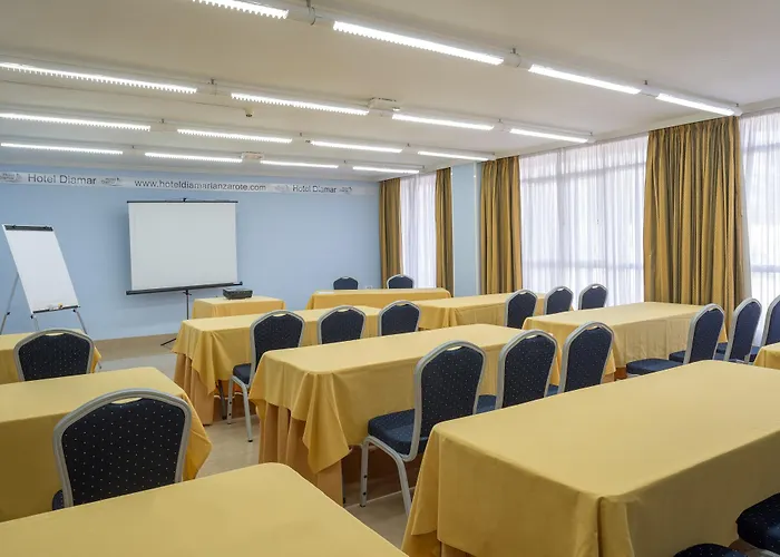 ホテル Checkin Diamar アレシフェ